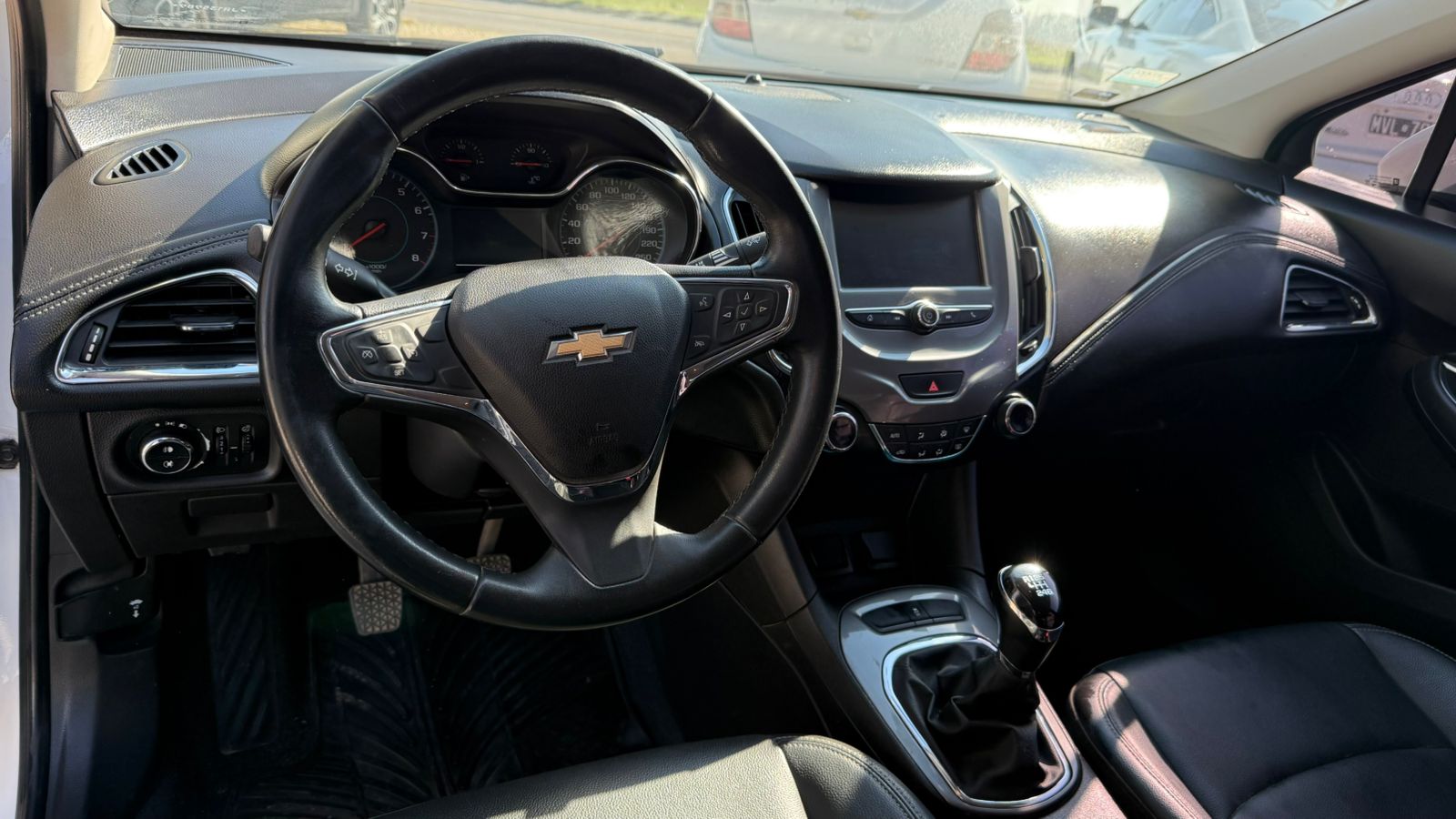 CHEVROLET - CRUZE LT - MANUAL - 2018